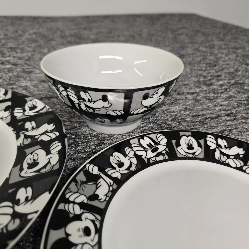 Disney Mickey Mouse & Goofy Grid Dinnerware Set 3 Piece Black & White